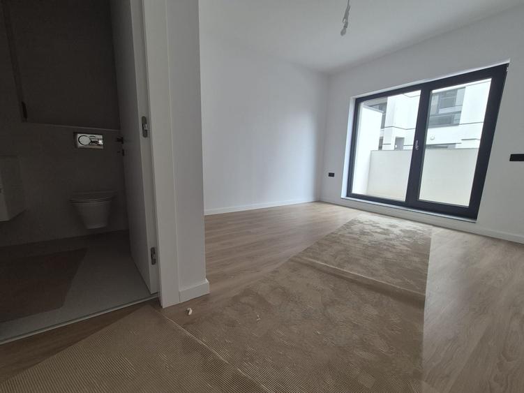Apartament cu 3 camere decomandat în Theodor Pallady