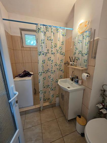 Apartament cu 3 camere decomandat în Bucur Obor