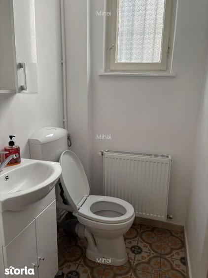 Apartament cu 3 camere semidecomandat, mobilat în Cotroceni