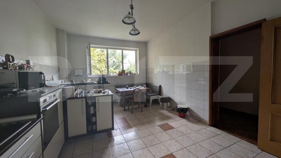 Casă individuală cu 10 camere cu Canalizare în Ana Ipătescu