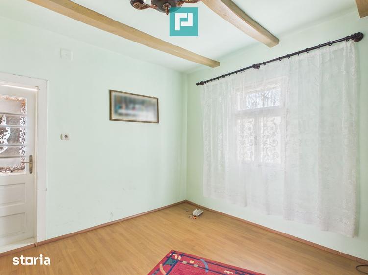 Casă cu 5 camere cu Teren 1629 Mp în Târnova