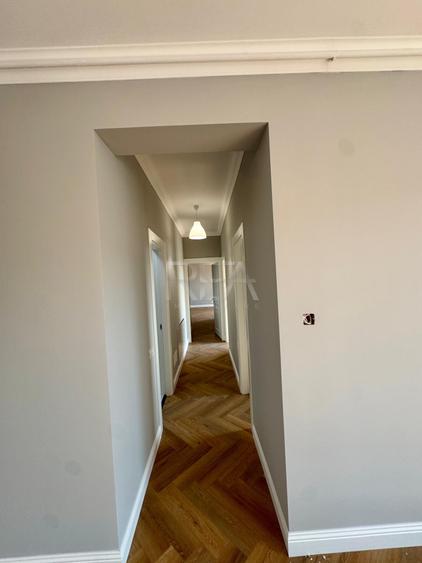Apartament cu 3 camere decomandat în Aviației