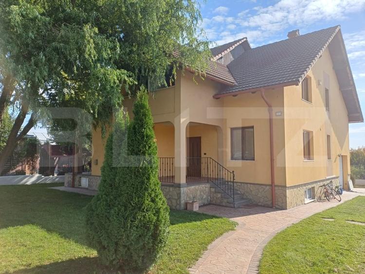 Casă individuală cu 4 camere cu Canalizare în Plopeni