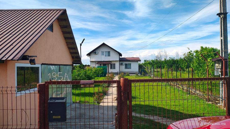 Casă individuală cu 4 camere cu Teren 858 Mp în Mânăstioara