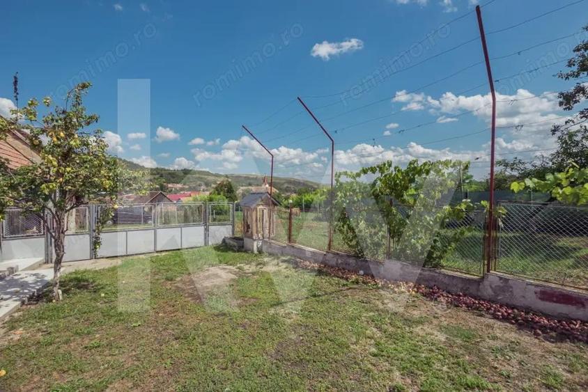 Casă cu 4 camere cu Canalizare în Alămor