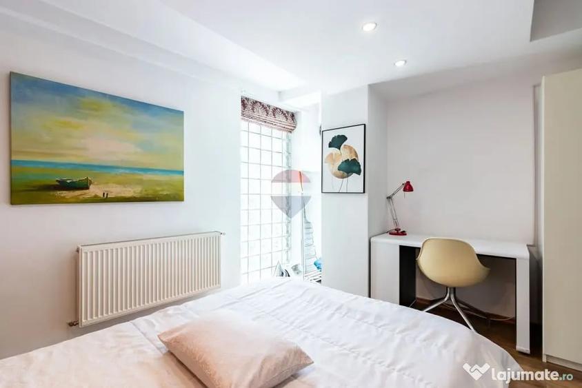 Apartament cu 3 camere semidecomandat în Central