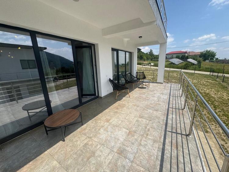 Casă individuală cu 5 camere cu Canalizare în Cisnădioara