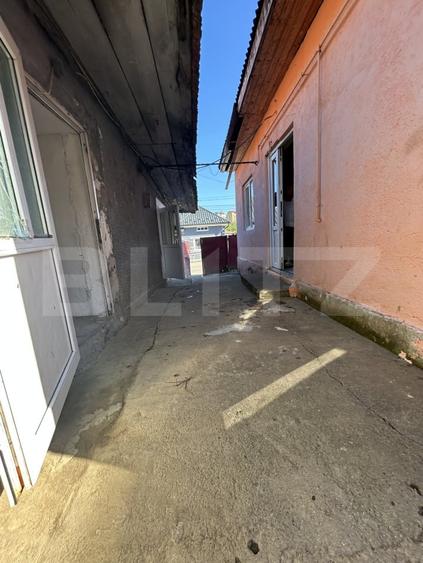 Casă individuală cu 3 camere cu Canalizare în Central