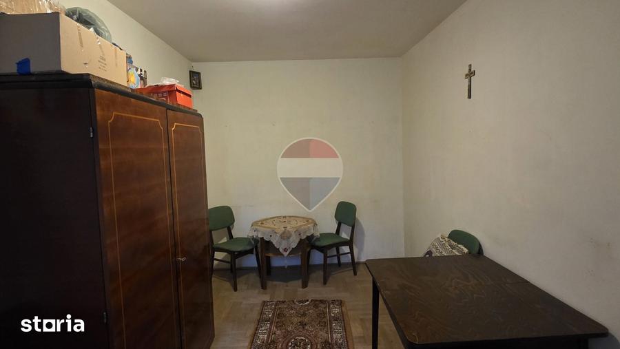 Apartament cu 3 camere semidecomandat în Central