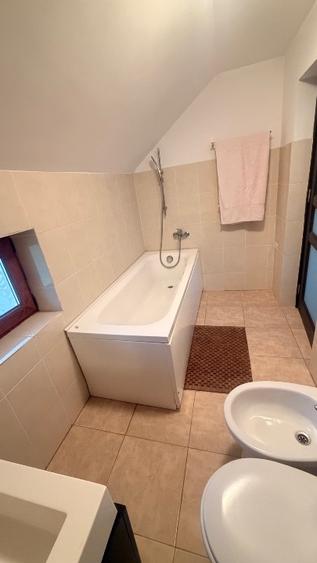Casă individuală cu 5 camere cu Canalizare în Gura Caliței