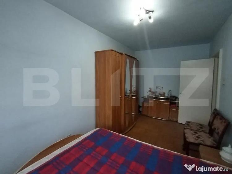 Apartament cu 3 camere decomandat, mobilat în Micro 4