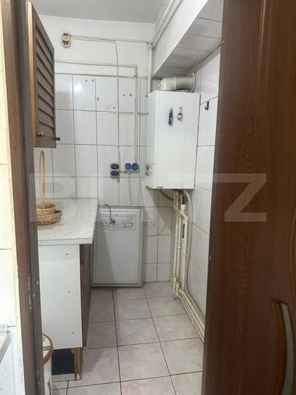 Apartament cu 3 camere decomandat, mobilat în Nicolina