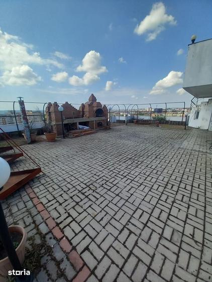 Apartament cu 4 camere în Central