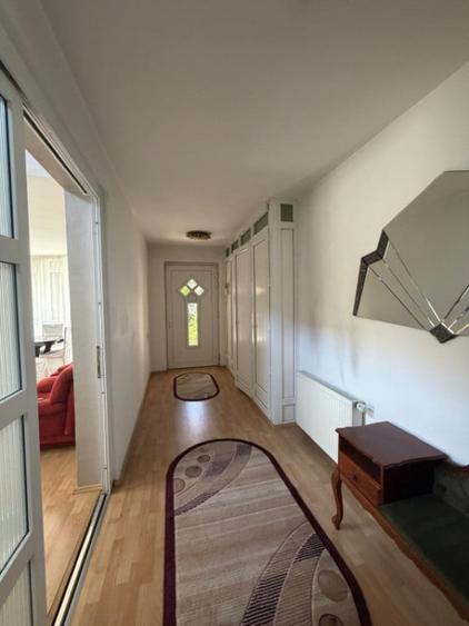 Casă cu 5 camere cu Teren 1100 Mp în Central