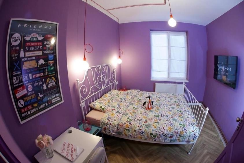 Apartament cu 2 camere decomandat, mobilat în Podul de Fier