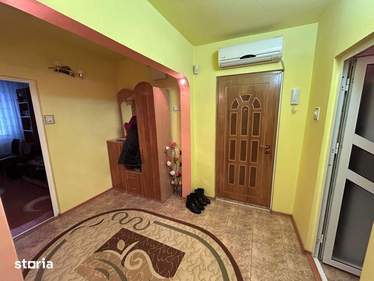 Apartament cu 3 camere, mobilat în Brăilița