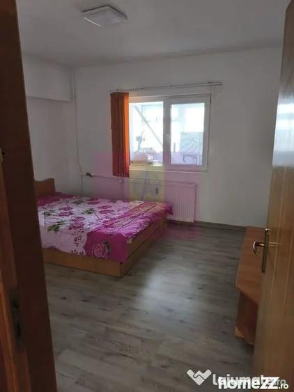 Apartament cu 3 camere decomandat în Decebal