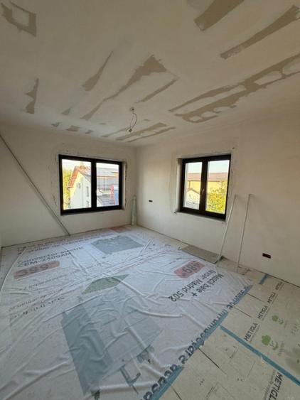 Casă individuală cu 4 camere cu Canalizare în Strejnicu