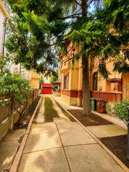 Spațiu comercial, de 79.339996337891 mp, în Domenii