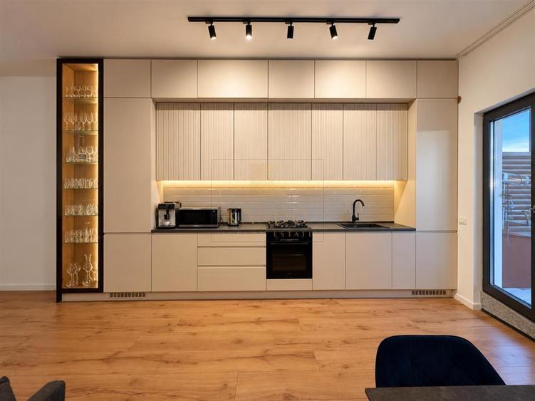 Apartament cu 3 camere decomandat, mobilat în Tunari
