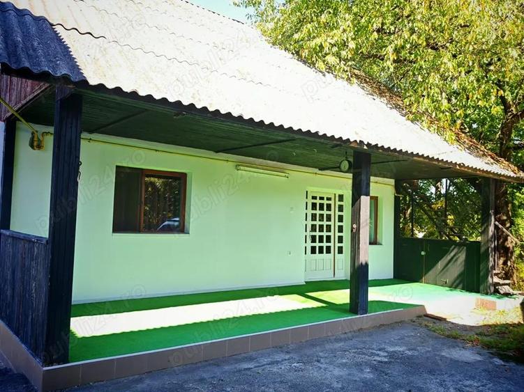 Casă cu 3 camere cu Teren 1600 Mp în Central