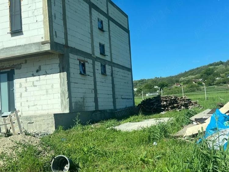 Casă individuală cu 4 camere cu Teren 500 Mp în Cornetu