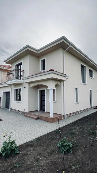 Casă cu 4 camere cu Teren 392 Mp în Central