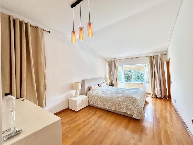 Duplex cu 4 camere cu Piscina în Iancu Nicolae