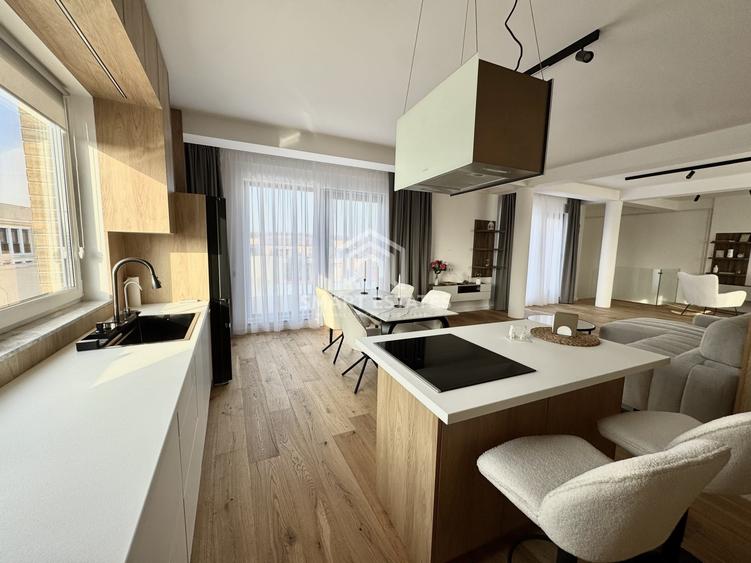 Apartament cu 4 camere decomandat, mobilat în Pipera