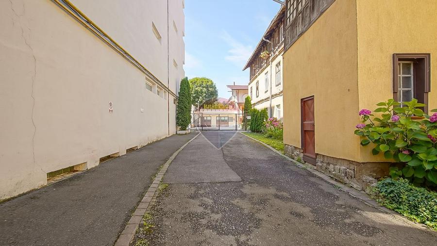 Spațiu comercial, de 255 mp, în Brașovul Vechi