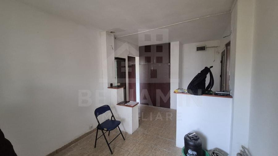Apartament cu 2 camere decomandat în Rovine