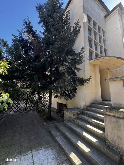 Apartament cu 4 camere în Dorobanți