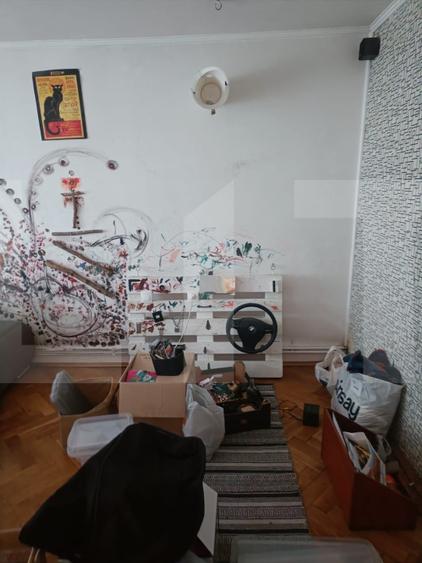 Apartament cu 3 camere decomandat în Central