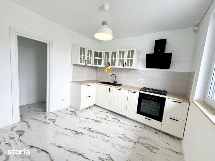 Casă cu 4 camere cu Teren 175 Mp în Odăi