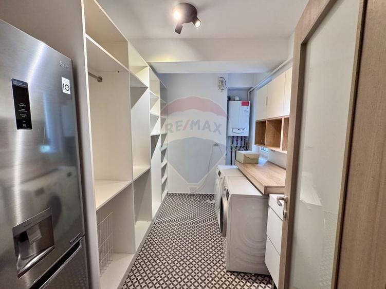 Apartament cu 4 camere decomandat, mobilat în Sebastian