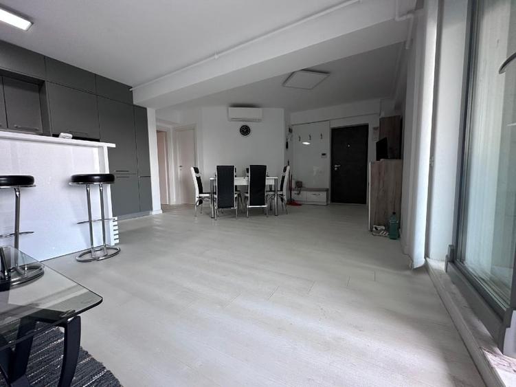 Apartament cu 2 camere decomandat, mobilat în Central