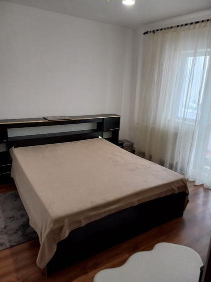Apartament cu 3 camere decomandat în Radu Negru