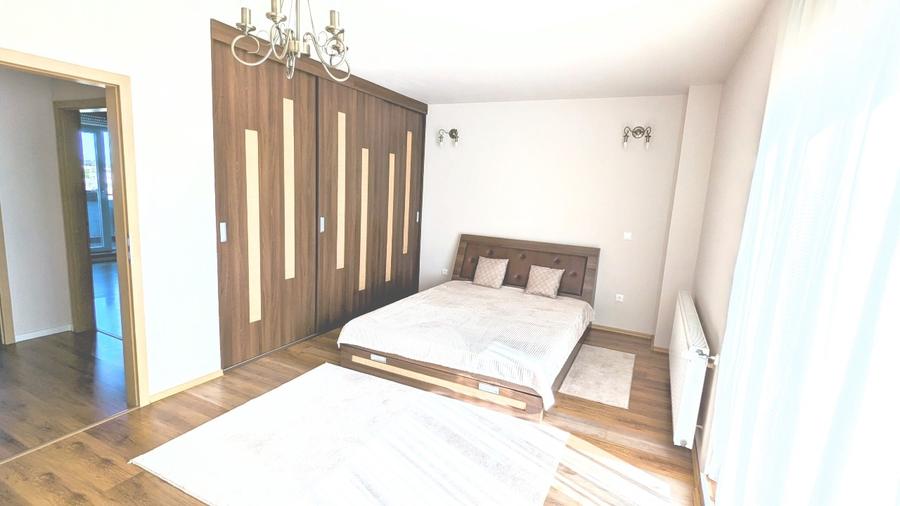 Apartament cu 3 camere decomandat în Aradului