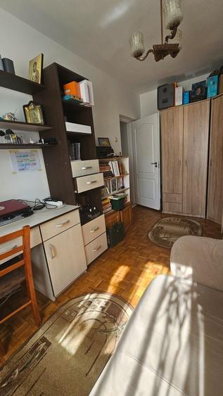Apartament cu 4 camere nedecomandat în Central