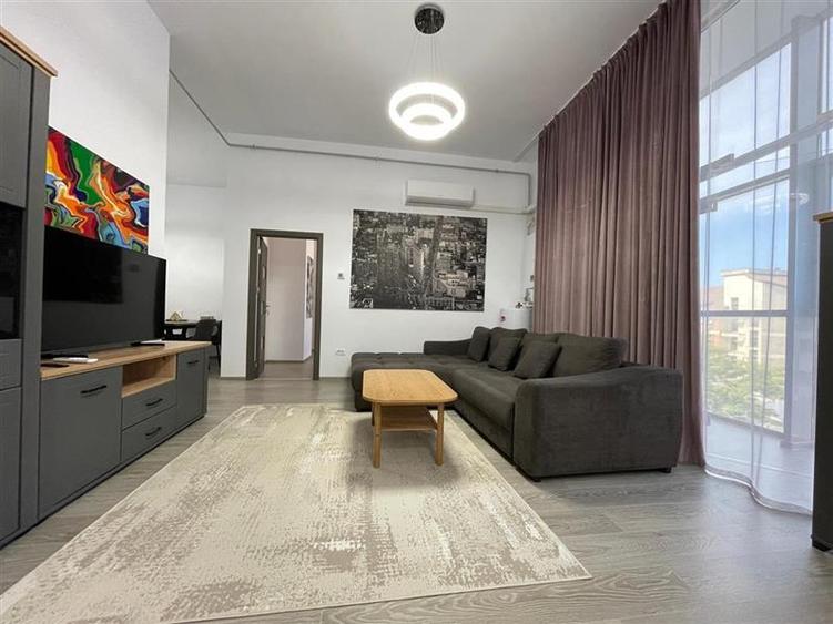 Apartament cu 4 camere nedecomandat în Babadag