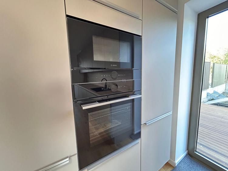 Apartament cu 2 camere semidecomandat, mobilat în Băneasa