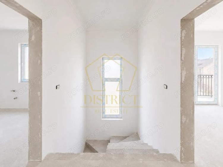 Casă cu 5 camere cu Teren 300 Mp în Săcălaz