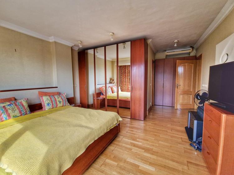 Apartament cu 3 camere decomandat, mobilat în Aviatorilor