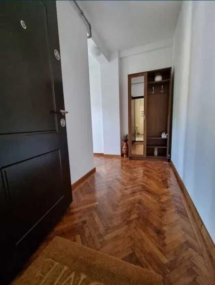 Inchiriez pe termen lung apartament tip studio, central, zona Sanitas - 4