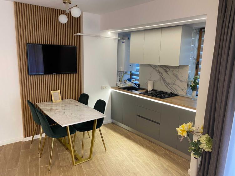Apartament cu 2 camere semidecomandat în Faleza Nord