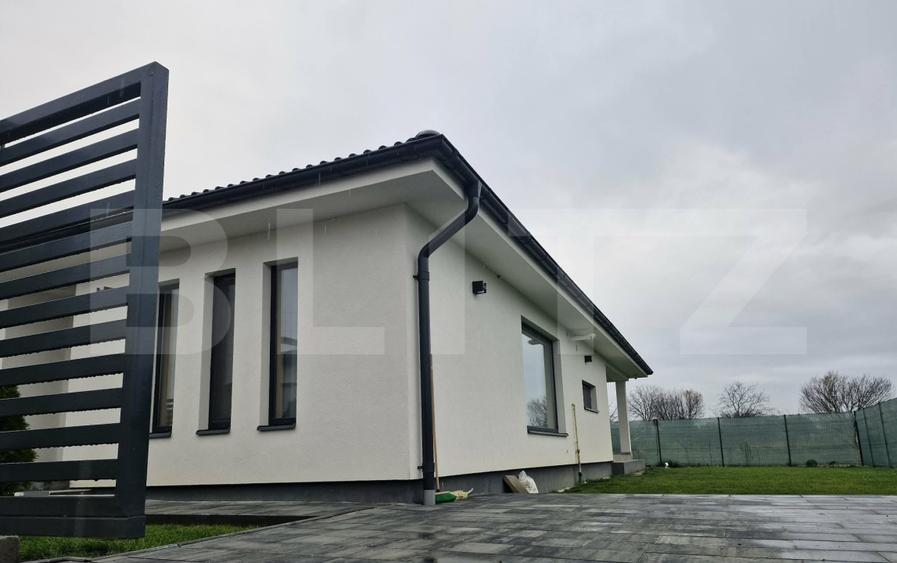 Casă individuală cu 4 camere cu Canalizare în Mărtinești