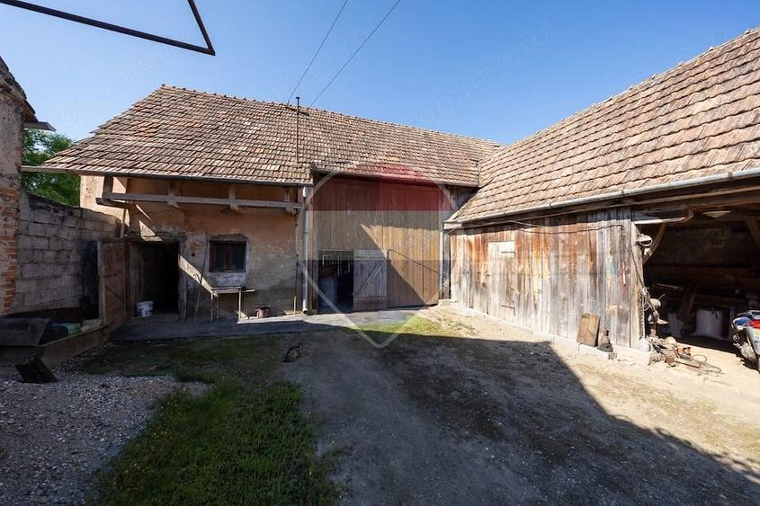 Casă cu 5 camere cu Teren 1346 Mp în Comana