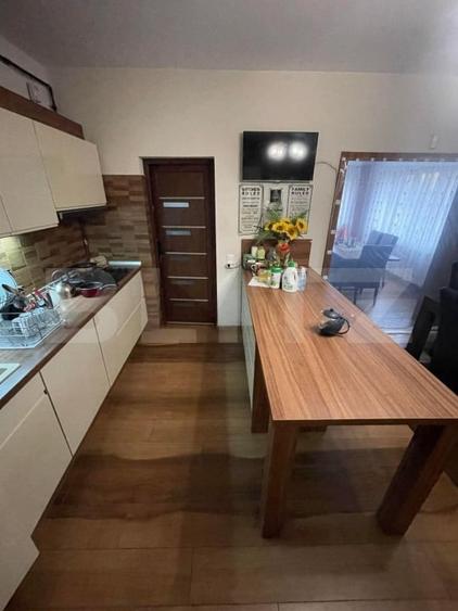 Casă individuală cu 6 camere cu Canalizare în Semicentral