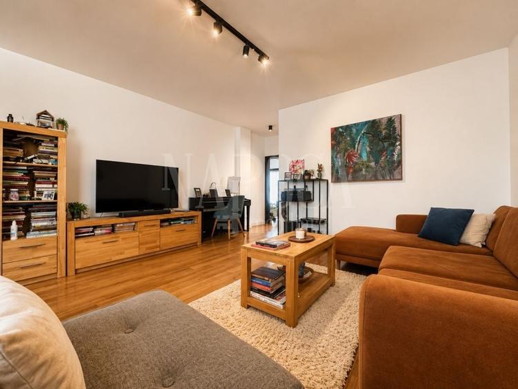 Apartament cu 3 camere semidecomandat în Bună Ziua