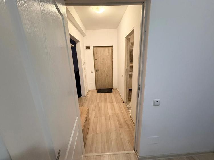 Apartament cu 2 camere semidecomandat în Florești